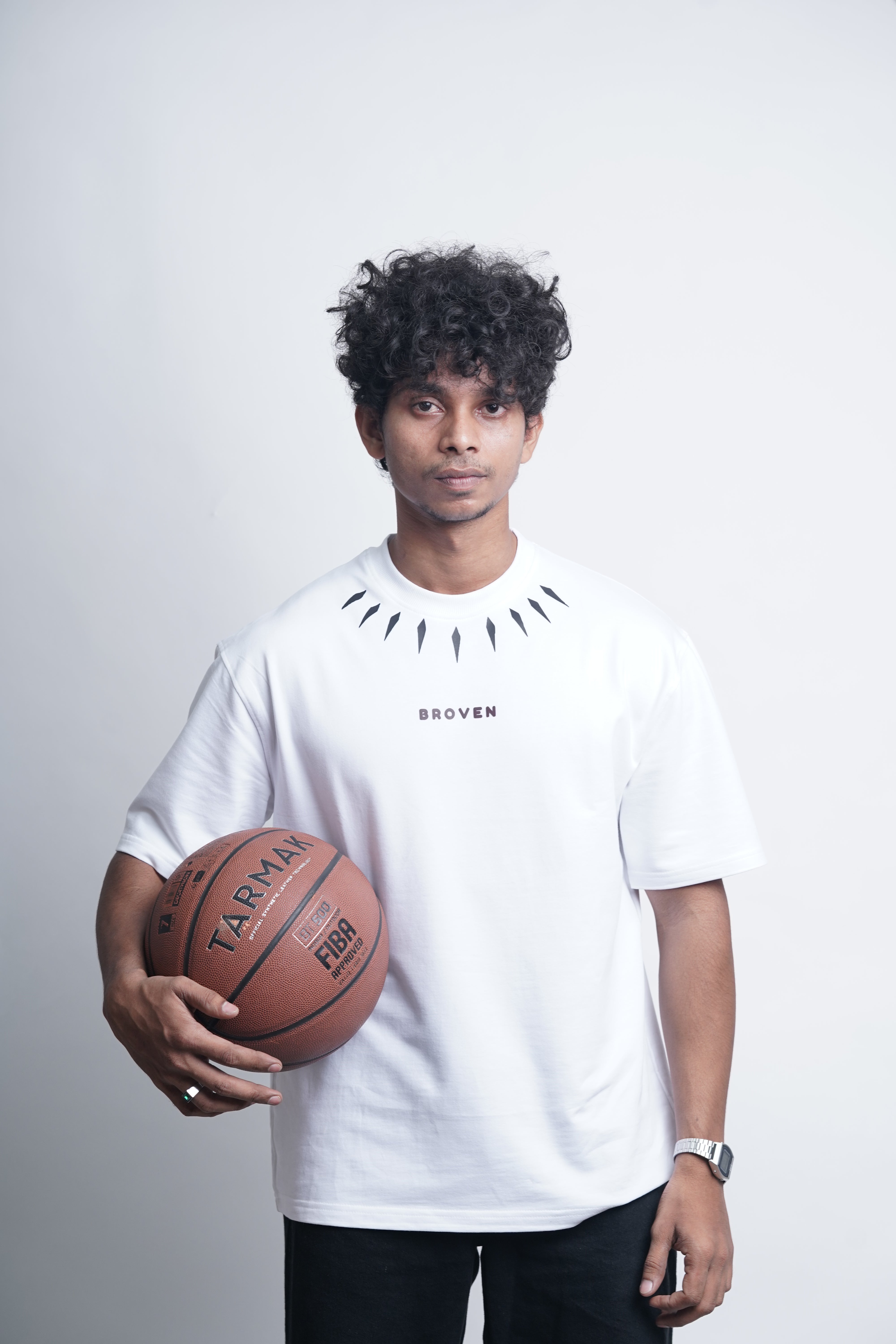 Wakanda Vibe – White Oversized T-Shirt