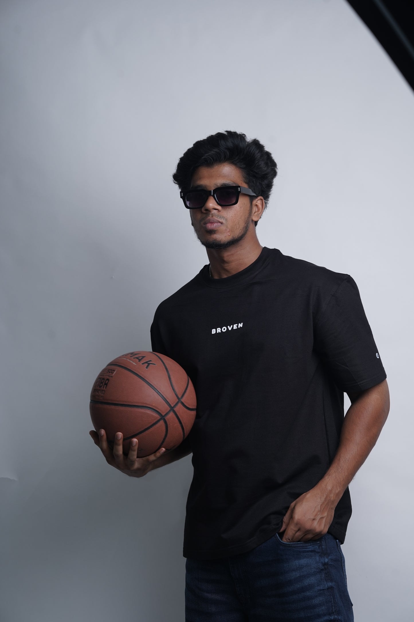 Levi Legacy – Black Oversized T-Shirt